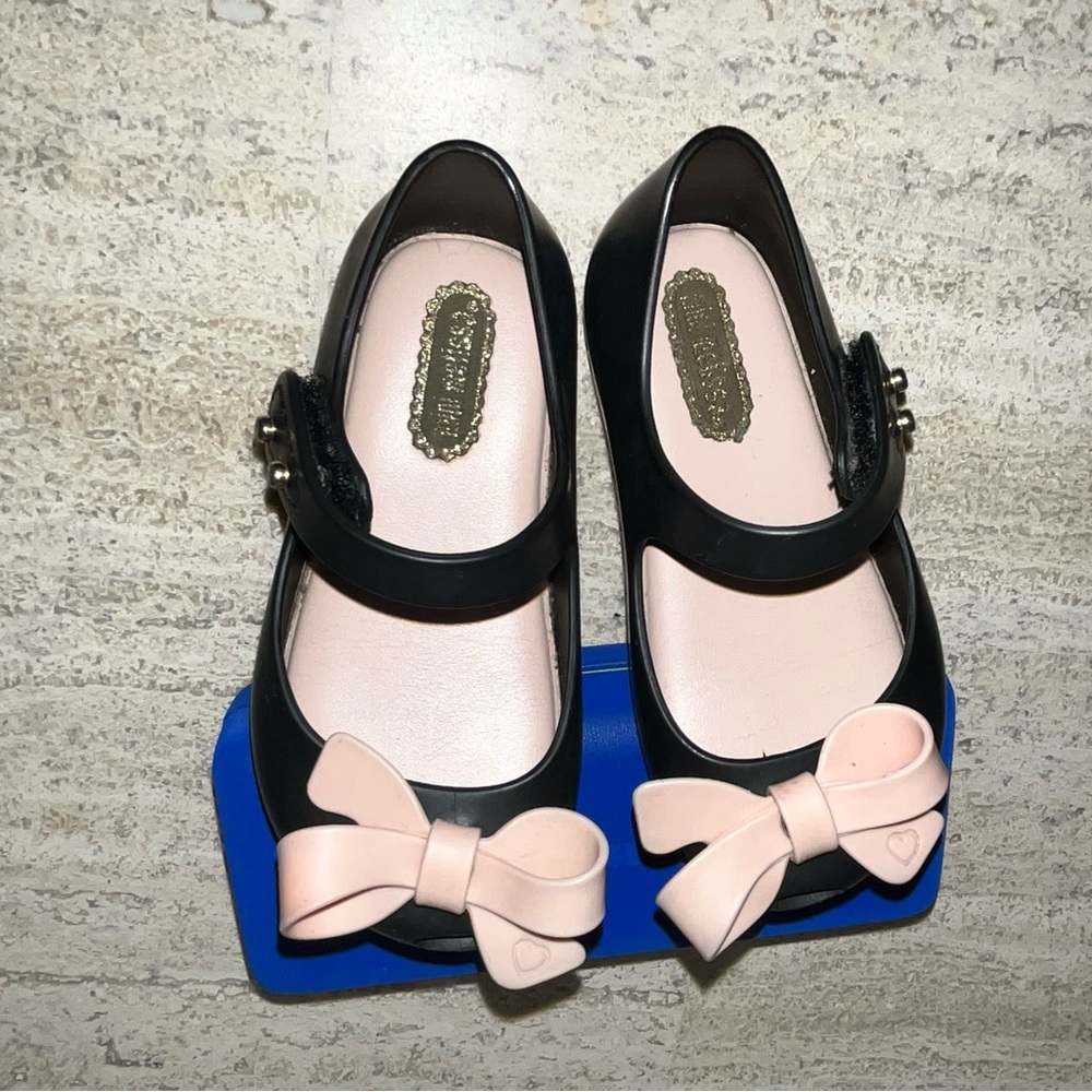 **SOLD**SOLD**SOLD***. Mini Melissa Toddler size 6